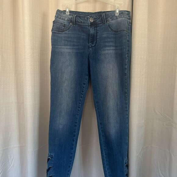 Maurices Sixe Medium Lace leg jeans VERY CUTE! - Picture 4 of 10